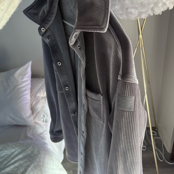 ALO Yoga Women's Ribbed Velour Jacket - Light Gray - Picture 8 of 10